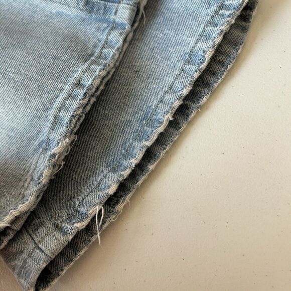 Urban Outfitters BDG Dipped V Flare Jeans Size 30 Light Wash Blue 100% Cotton - Picture 10 of 13